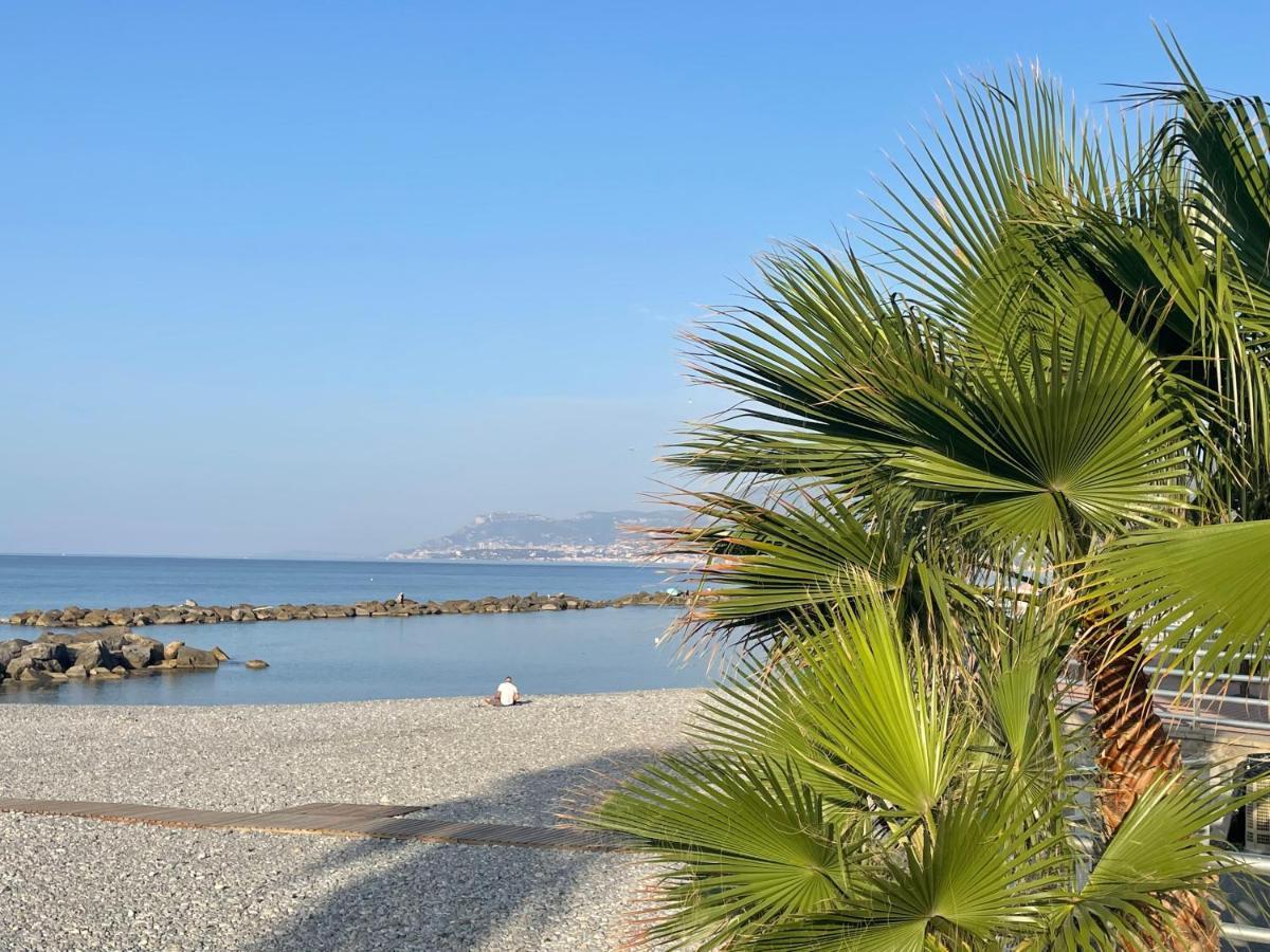 Casa Aiga Marina Leilighet Ventimiglia Eksteriør bilde